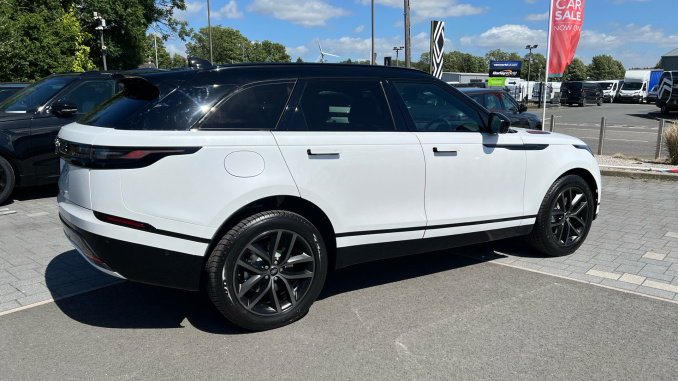 Land Rover Range Rover Velar 2.0 D200 MHEV Belgravia Edition 5dr Auto Diesel Estate - Image 26